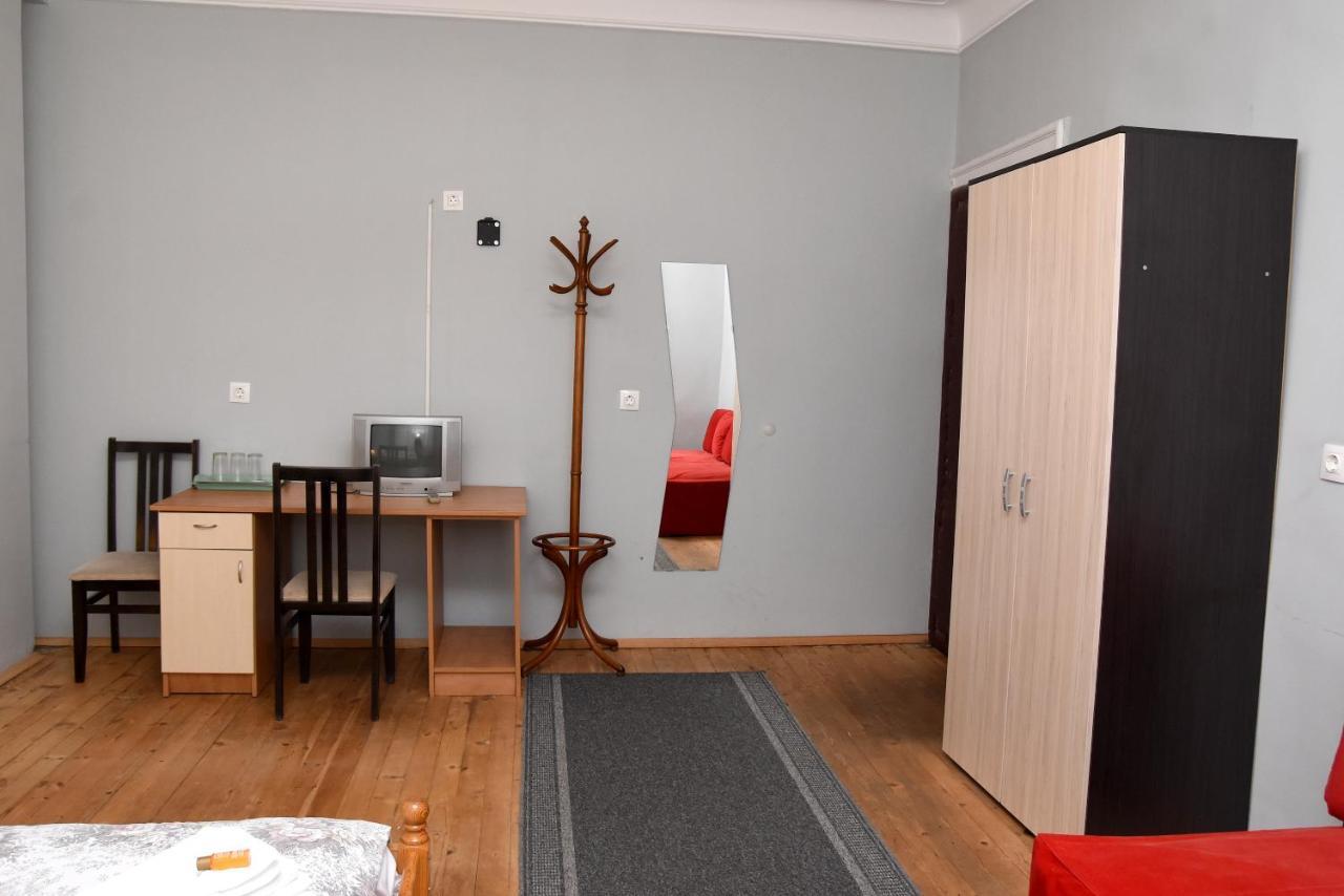 Santa Guest house 2*
